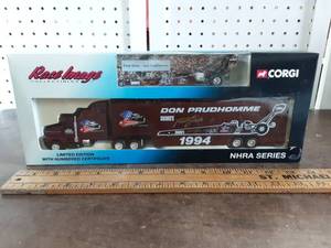 lot 21 image: Race Image Collectibles 164 Scale Die Cast Transporter & Dragster (Don Prudhomme Limited Edition)