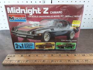 lot 31 image: Monogram Midnight Z Camaro 124 Scale Model Kit (Unopened)