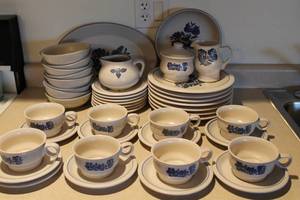 Pfaltzgraff Yorktowne Dishware
