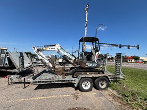 lot 11 image: 2003 Redi-Haul 7 x 16 Tandem Trailer, 2 channel ramps,  Chains. 6 tie-down rings. Bulldog hitch. Model FSL 16NBHS-1022003