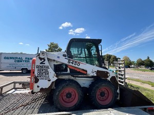 lot 30 image: 2015 Bobcat Skid-Steer Loader S450, 1856.1 Hours. &nbspPowers Up. AC works. Prod ID AUVB12124