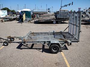 lot 16 image: 1998 Redi-Haul 4x7 Trailer Mesh drop-down ramp 55W X51 L  Chains