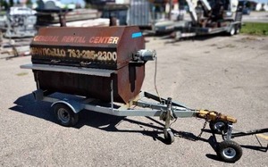 lot 41 image: Hog & Rib Smoker with trailer. Powers Up