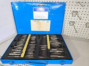 lot 188 image: Tap and die set SAE & Metric