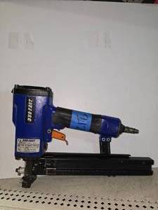 lot 212 image: Duo-Fast  16 Gauge Wide Crown Pneumatic Stapler SW-1748
