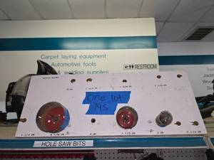 lot 195 image: Hole saw bits (4 , 3 , 3)