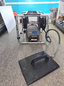 lot 165 image: EarLex SteamMaster Wall paper steamer