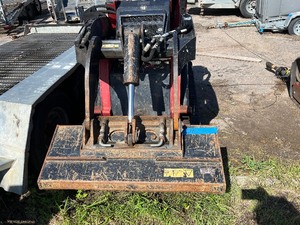 lot 28 image: Toro Dingo Loader Bucket attachment 22340, 4 cubic feet