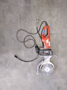 lot 80 image: Husqvarna wet saw with extended duel blade