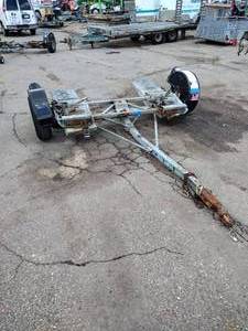 lot 52 image: 1997 Dethmers Kar Kaddy Tow Dolly