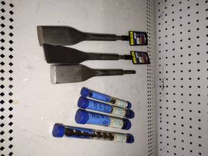 lot 234 image: (4) DII Hammer Drill Bit (, 1116, , and 716), (3) 1  Bosch Tile Removal Chisels