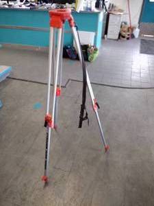 lot 236 image: David White LT6-900 Meridian Level Transit Kit (with a tripod)
