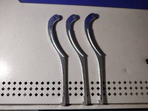 lot 266 image: 3 Puller items Posi Lock 3-jaw for 15 x 9 Puller, Long Jaws & Harmonic Balancer Puller