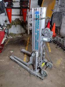 lot 62B image: Sumner 16 Foot Beam Lift