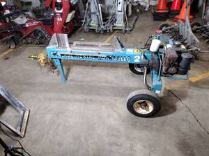 lot 63A image: Horizontal Log splitter with Kohler engine starts up (gr2)