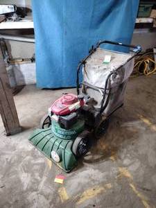 lot 65G image: Billy Goat&nbspK-Series GSV 190 Lawn & Litter Vacuum. 27 wide head. GSV 190LA N1L28 Engine started