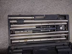 lot 199 image: Crain Floor Covering Tools No. 499 fixed head stretcher. Comes with case