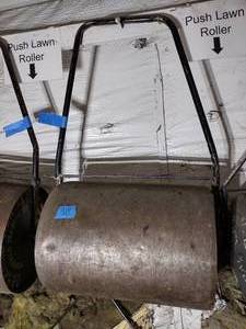 lot 318 image: Push lawn roller