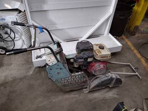 lot 314 image: Self-propelled concrete saw. Honda GX340 Engine