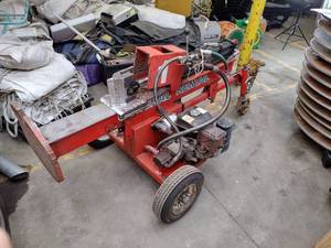 lot 97A image: Horizontal Log splitter with trailer hitch (GR1)
