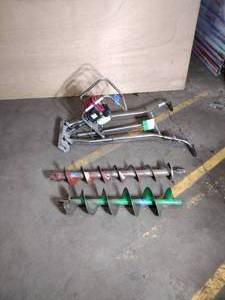 lot 326 image: 1-man auger with Pengo style auger bits. Powered by Honda GX35.