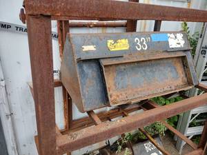 lot 289 image: 33 Dingo  Toro dump bucket attachment Model 22520