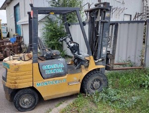lot 28A image: Caterpillar Forklift Model GP25 Fuel Off-road, Hours 16016.5