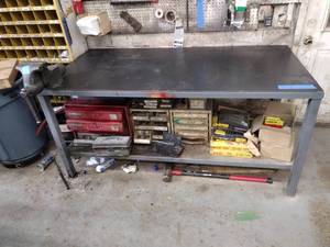 lot 346 image: Metal Work bench with shelf