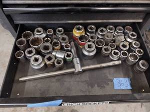 lot 363 image: Evercraft 18 breaker bar 775-1379, square and hex impact sockets