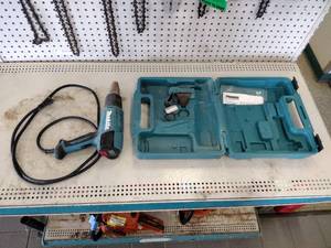 lot 359 image: Makita Heat gun with case, Model HG6530V