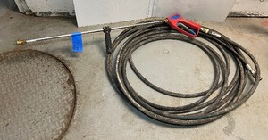 lot 378 image: American Pressure AP4850 trigger gun with lance wand, 36 long. Pressure Hose 5800 PSI.