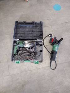lot 231 image: Hitachi G 12SE2 4 12 disc grinder. Hitachi DH24PC3 1516 Rotary Hammer (GR7)