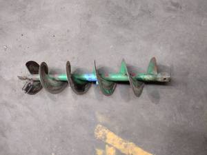 lot 404 image: 8 auger bit
