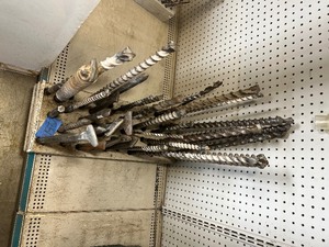 lot 251 image: (39) Drive Hammer Drill Bits in wood block