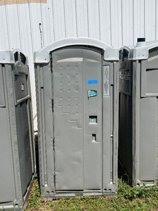 lot 423 image: FlexFit Gray porta potty. BA 50-100, Approx 44 w x 44d x 86 t