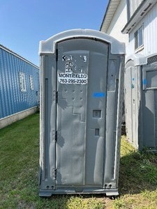 lot 425 image: FlexFit Gray porta potty. BA 50-100, Approx 44 w x 44d x 86 t
