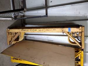 lot 130A image: (8)  Multi-purpose work tower braces.