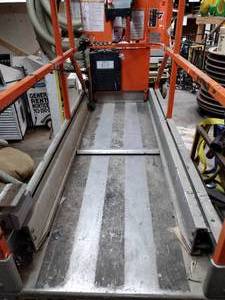 lot 18 image: 2005 19 JLG Scissors Lift model 1930ES. Powered up, drove and went up. See Video (GR1)