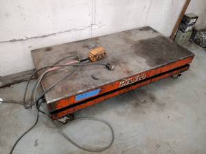 lot 49A image: Presto Scissor Lift (SEE VIDEO) Model Xl 36-20, 2000 LB Load Capacity on wheels.
