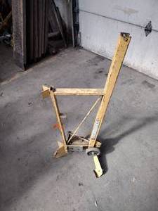 lot 435 image: Dutton Liason Sheetrock hoist loader