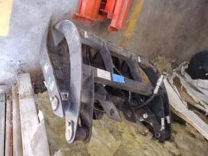 lot 161A image: Titan 34 Clamshell Root Grapple Rake Attachment Fits Mini Skid Steer Model TORORAKE