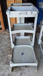 lot 536 image: Rubbermaid Poly Resin Janitorial Supply Cart.