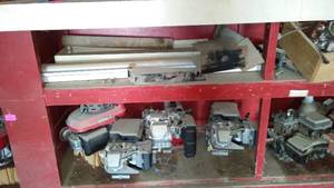 lot 552 image: VANGAURD 13 Small Engines (2)