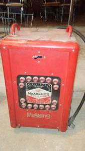 lot 564 image: Marquette AC ARC Welder Mustang. 1 Phase, 295 AMP Model 95.