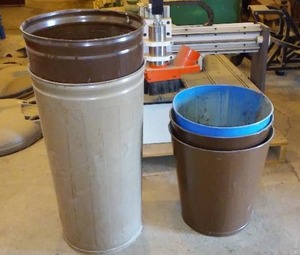 lot 586 image: Metal Garbage Cans (5).