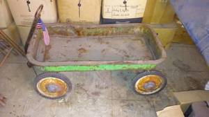 lot 606 image: Green Wagon.