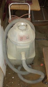 lot 624 image: Crusader Wet Dry Vac.