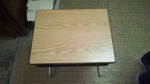 lot 631 image: Student Desks With Lift Top Storage (12).