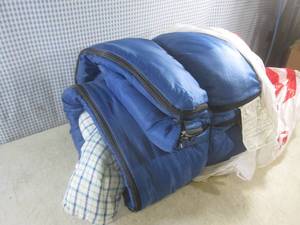 lot 30 image: (A-4T) Sleeping Bag...