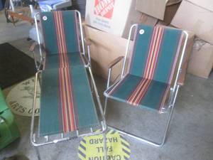 lot 41 image: (EW7) Pair of Zip Dee Folding Chairs 1 with Leg Extension
